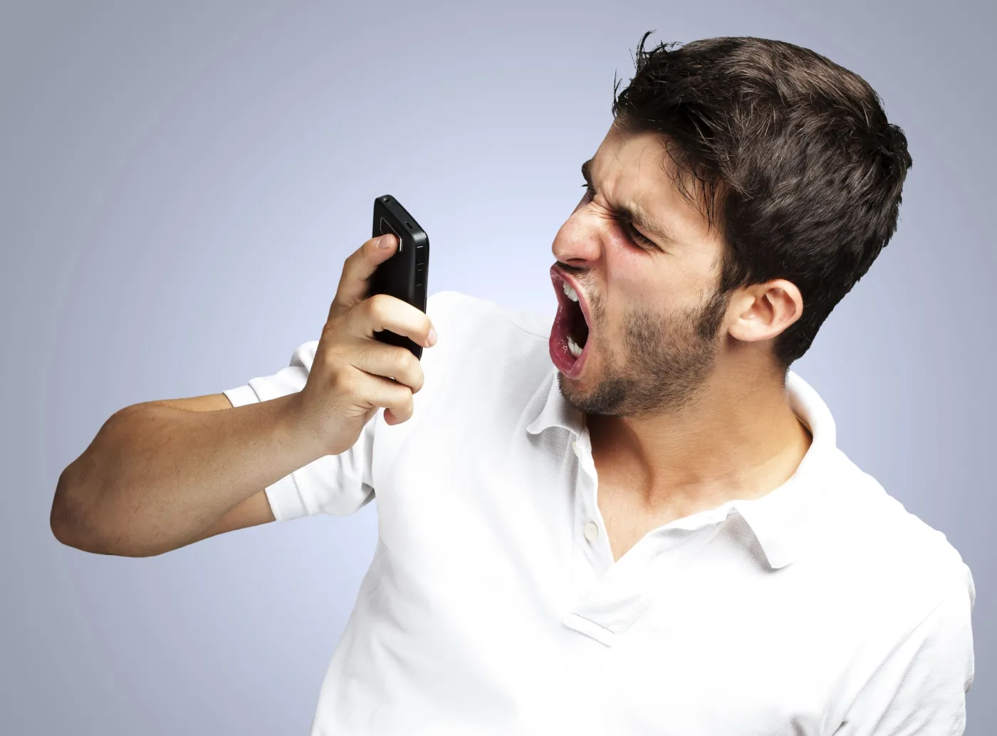 mężczyzna złość telefon