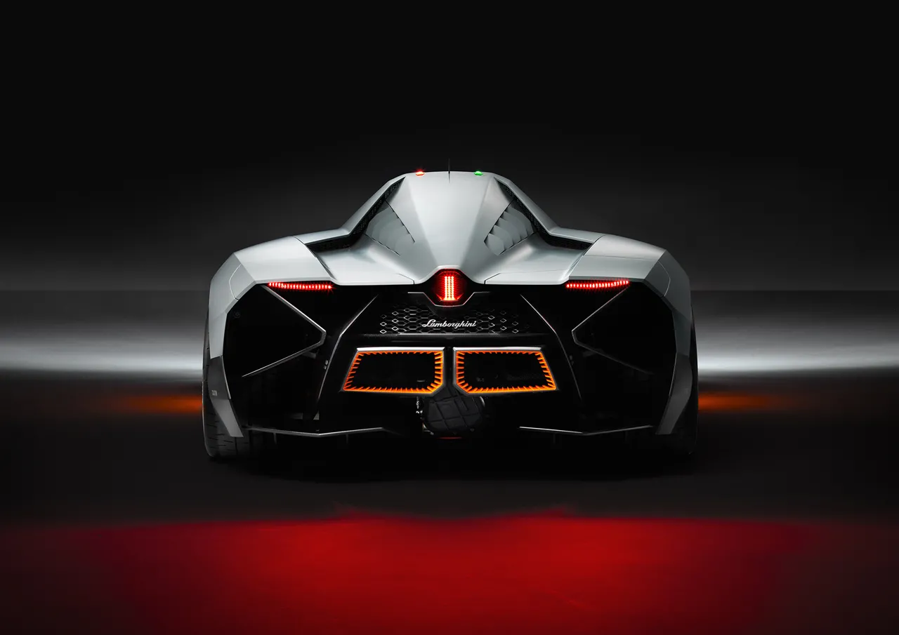 4957889-lamborghini-egoista-005.jpg