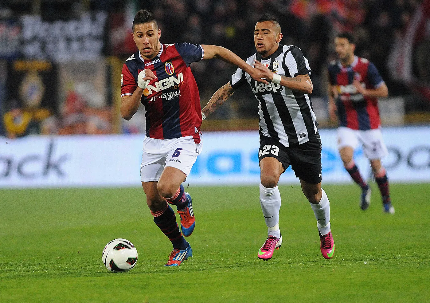 Arturo Vidal (z prawej)