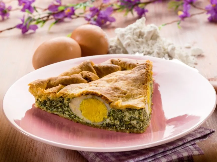 Tarta z jajem: przepis na oryginalne danie wielkanocne