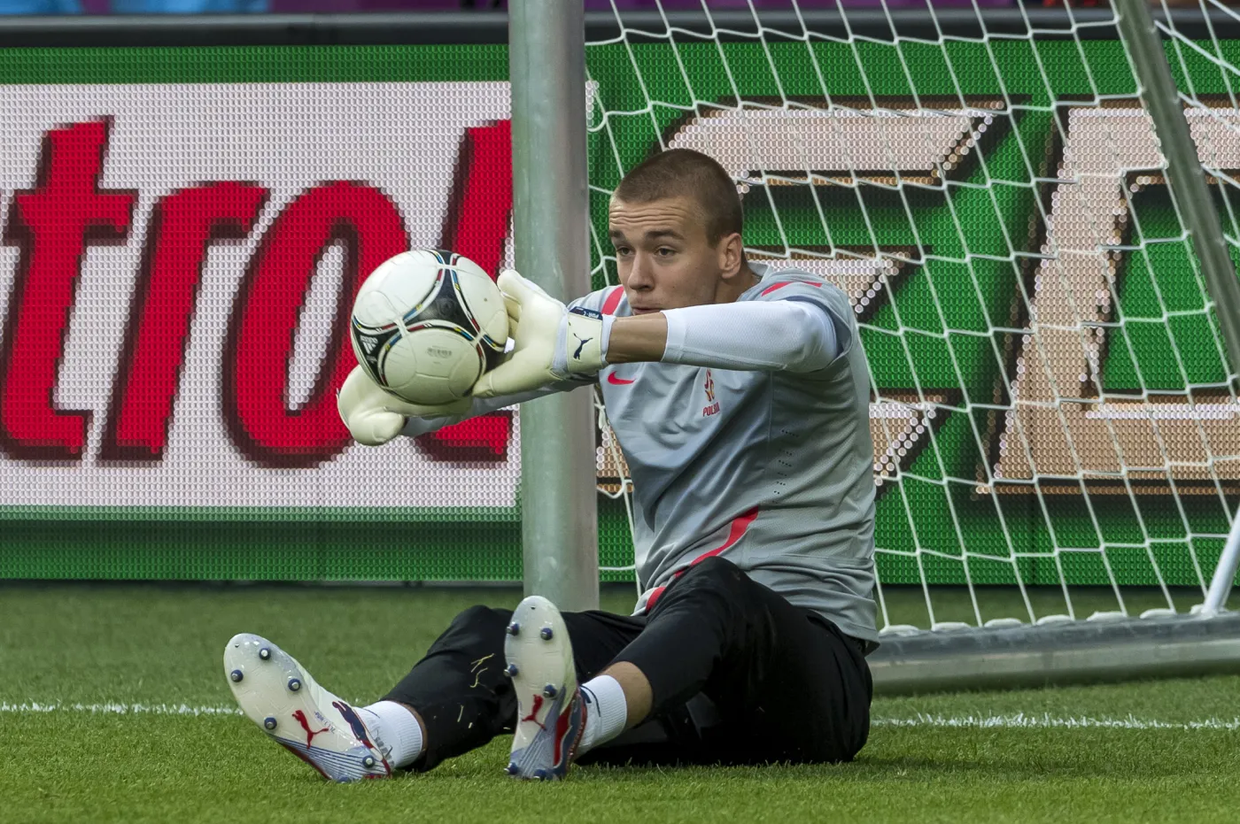 Nieudany debiut Sandomierskiego w Anglii. Puścił dwa gole. WIDEO