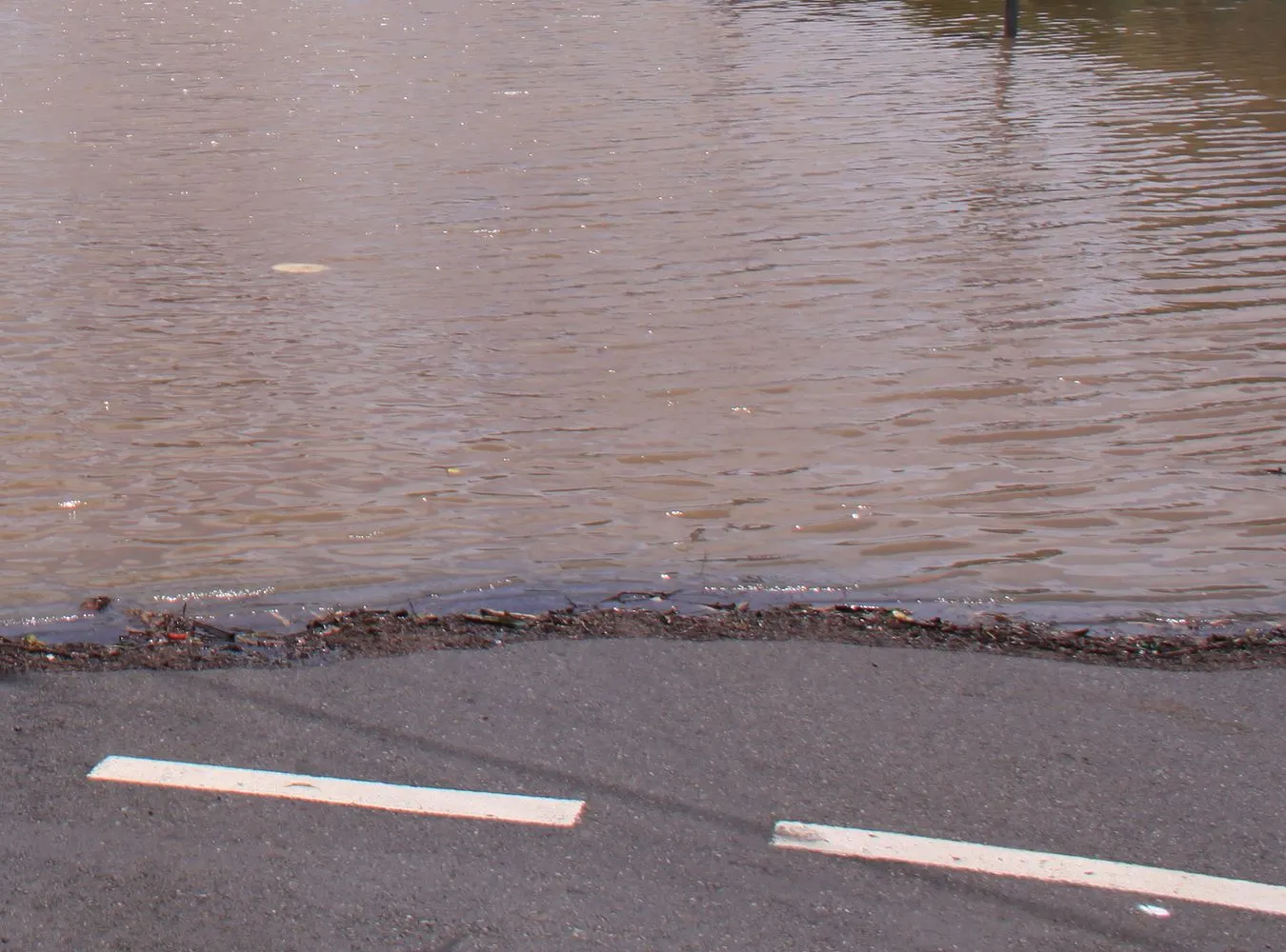 Burza nad Małopolską. Zalane pola, nieprzejezdne drogi