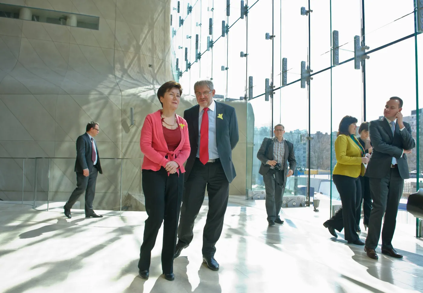 Prezydent Warszawy bije się w piersi. Urzędnicy wyjdą zza biurek?