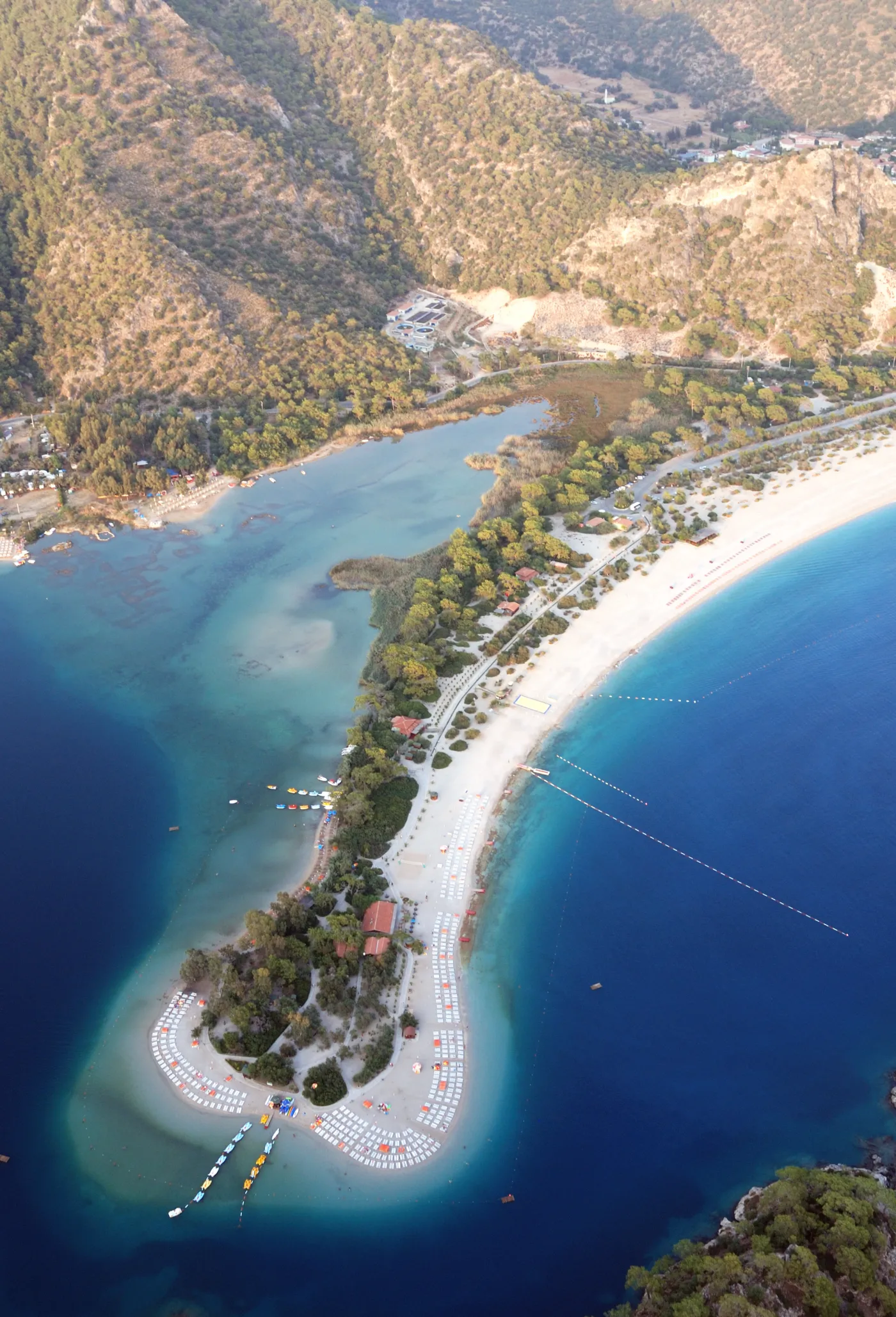 4758208-olu-deniz-turcja-plaza.jpg