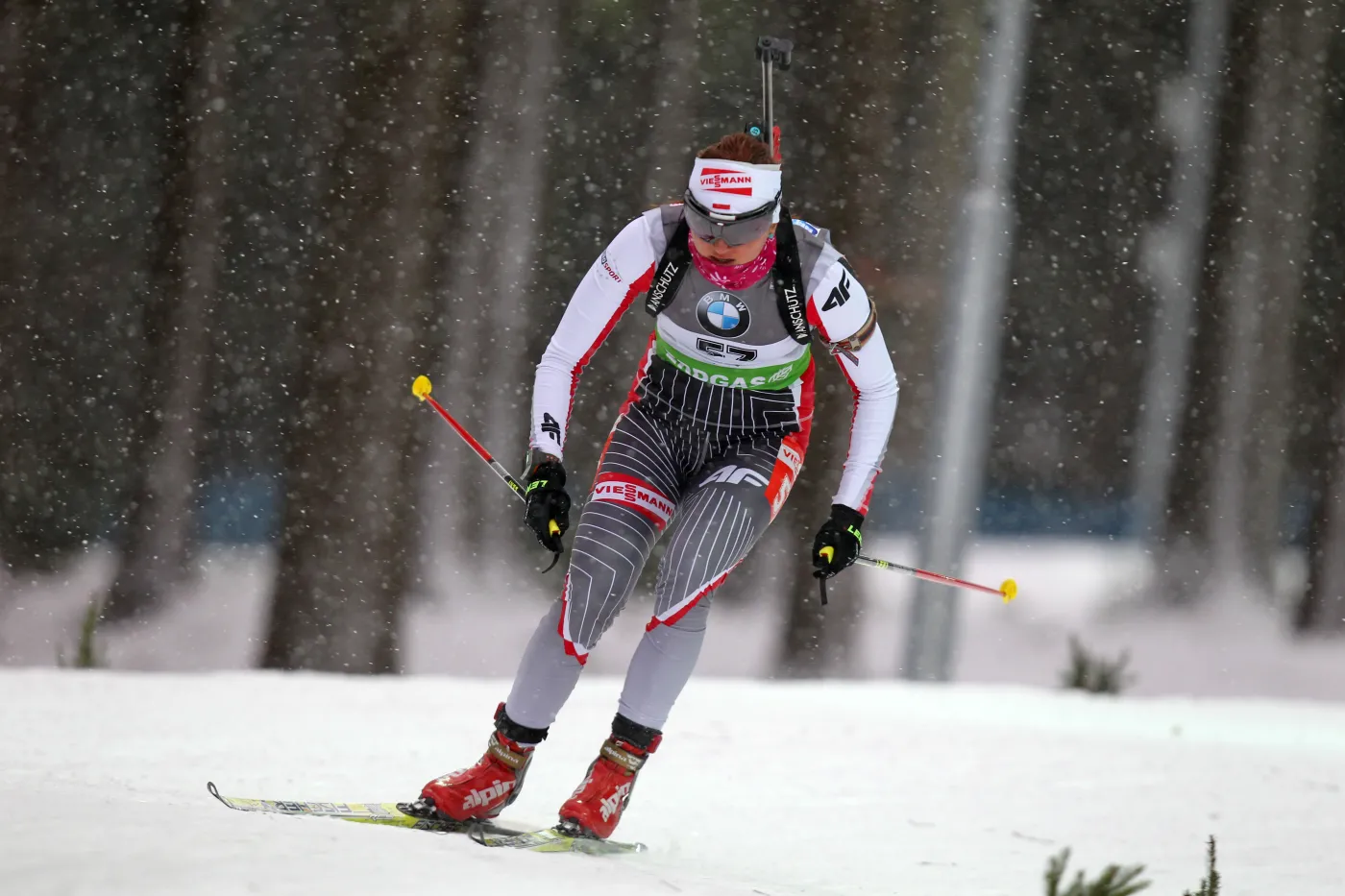 5682836-monika-hojnisz-biathlon.jpg
