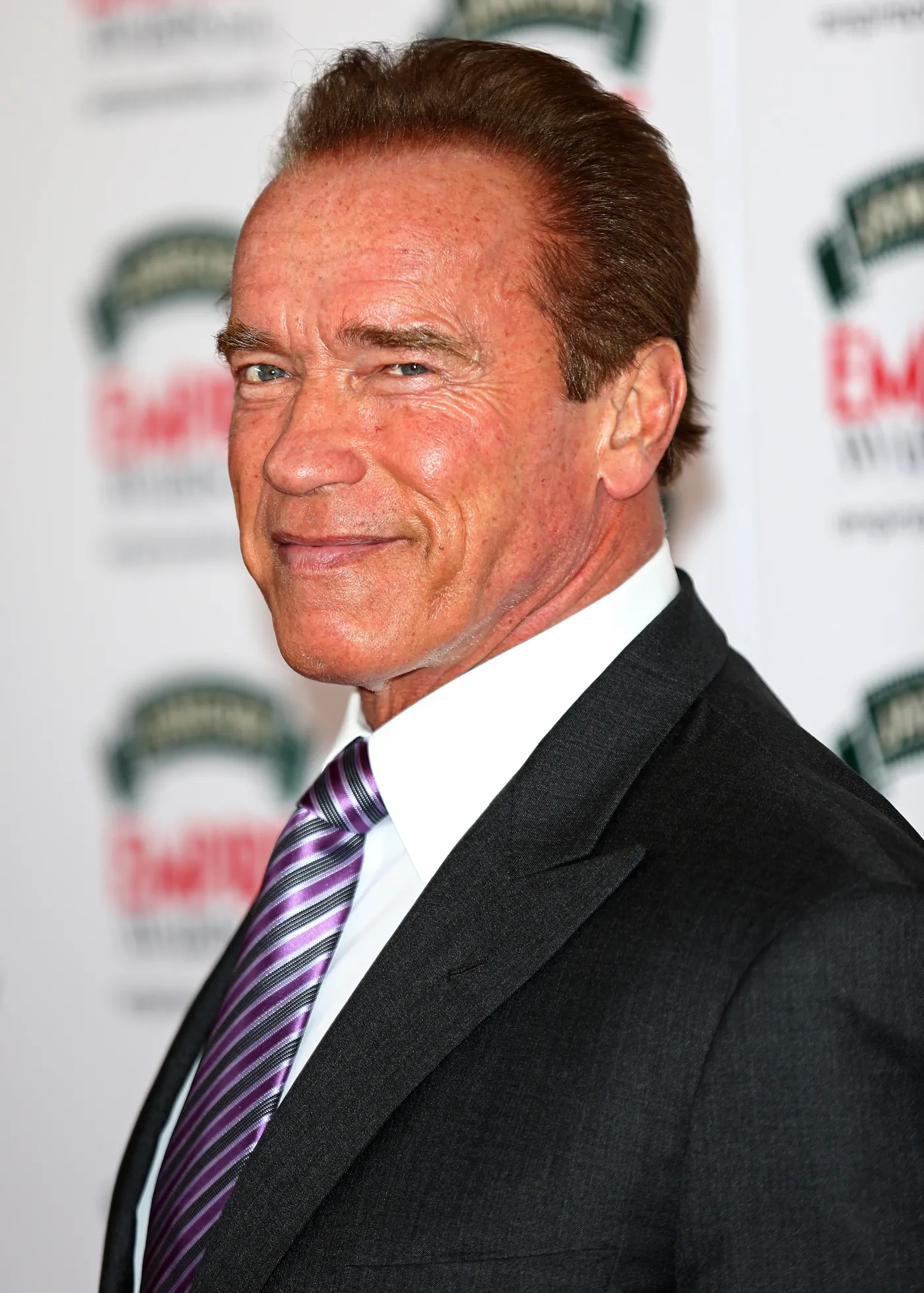 6117851-arnold-schwarzenegger.jpg