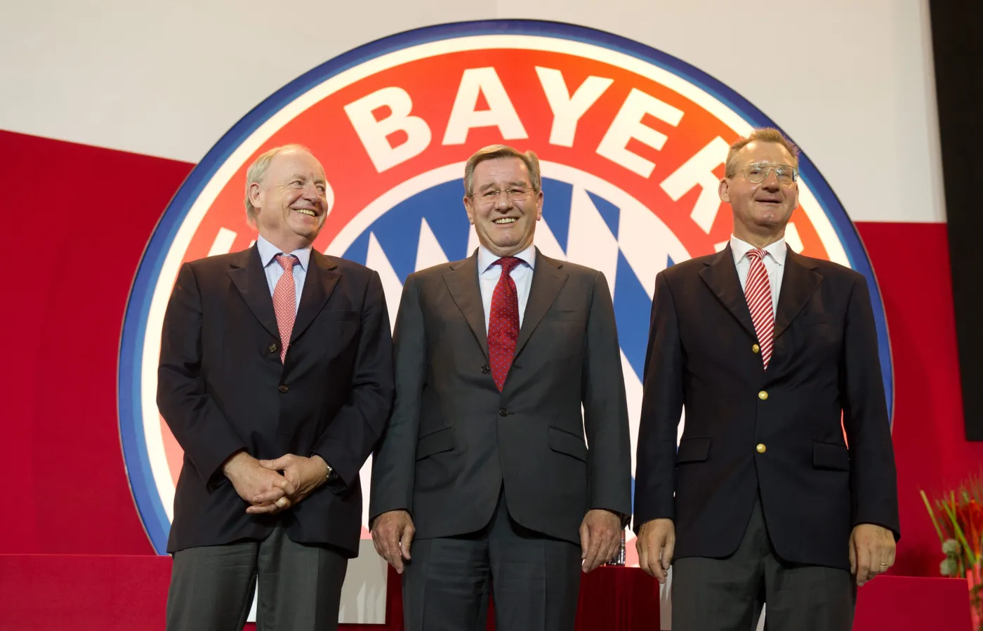 Karl Hopfner (w środku)