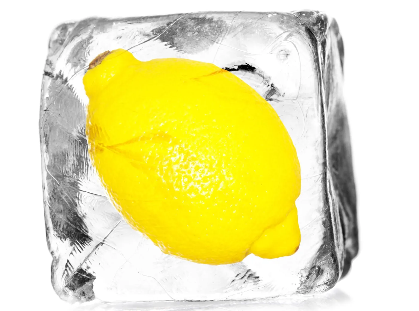 6653504-kostka-lodu-z-cytryna.jpg
