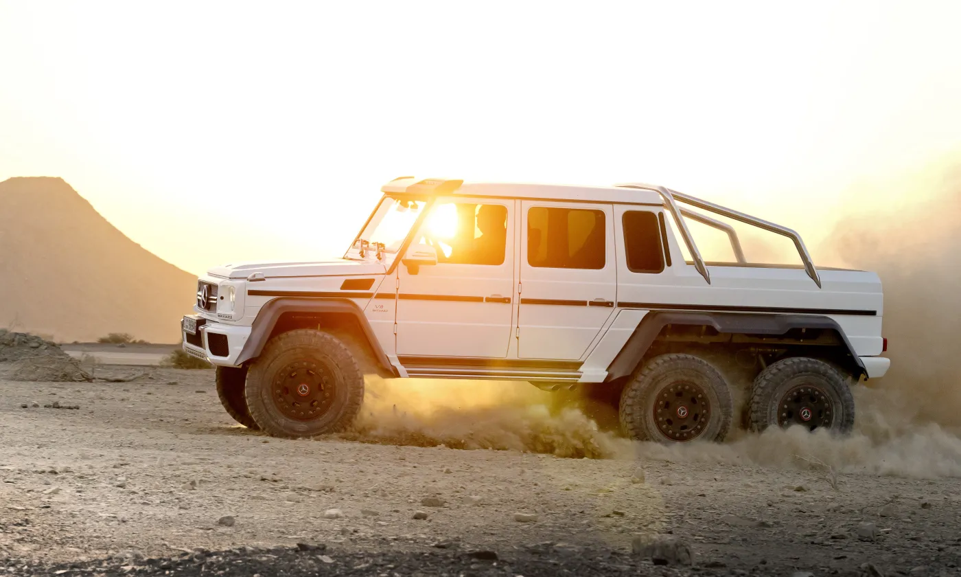 6667358-mercedes-g-63-amg-6x6.jpg
