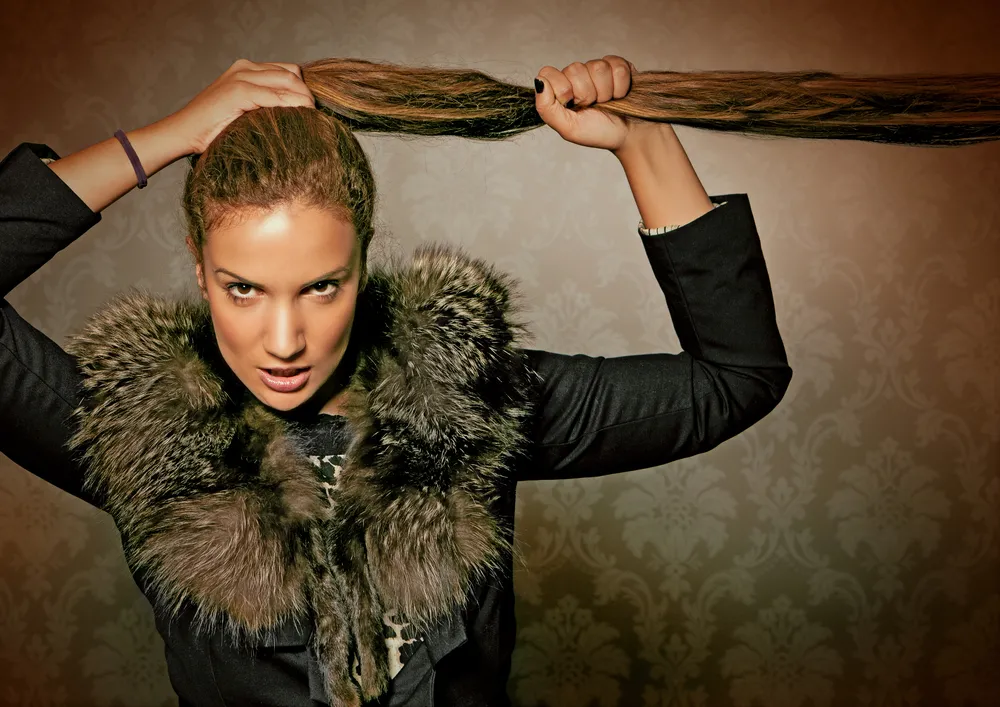 Kobieta z długą kitką