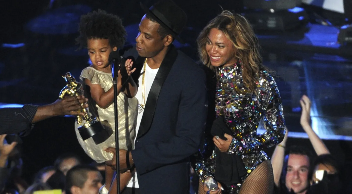 6716101-blue-ivy-jay-z-i-beyonc.jpg