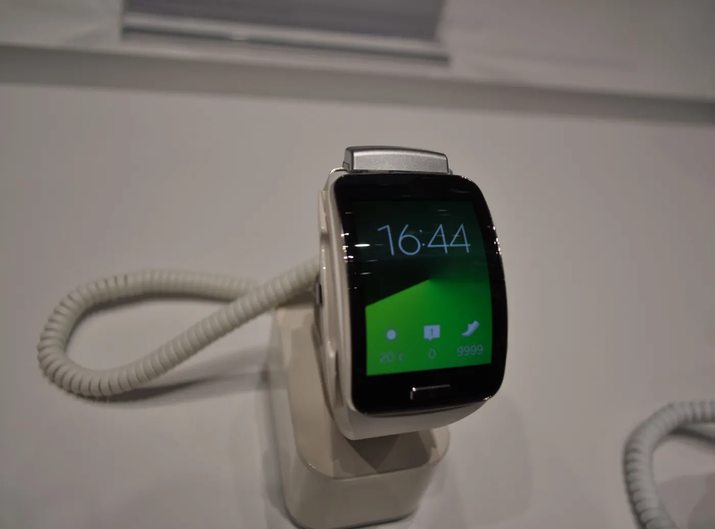6775960-samsung-galaxy-gear-2.jpg