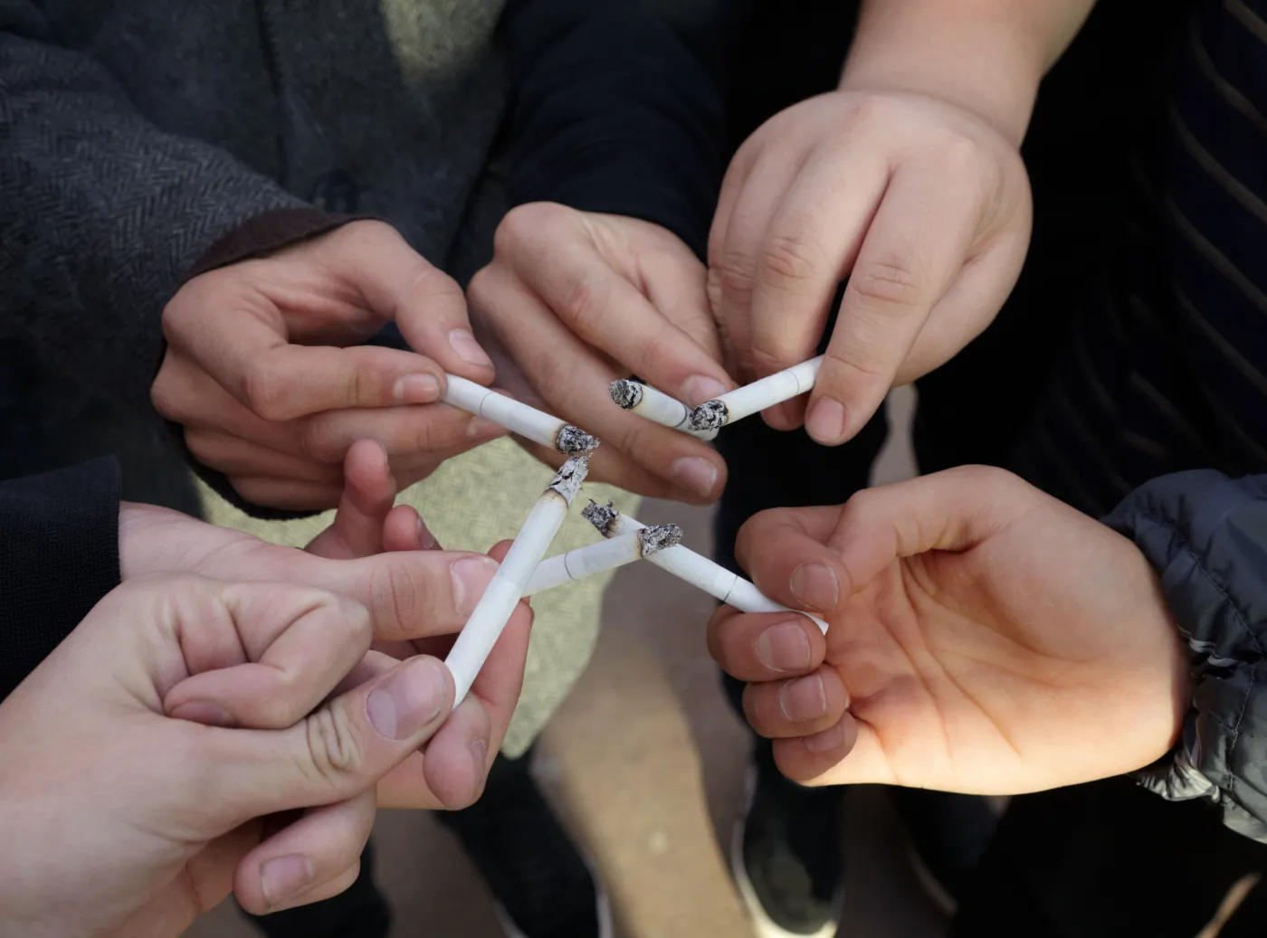 Koncerny wykładają miliony na walkę z papierosowym przemytem