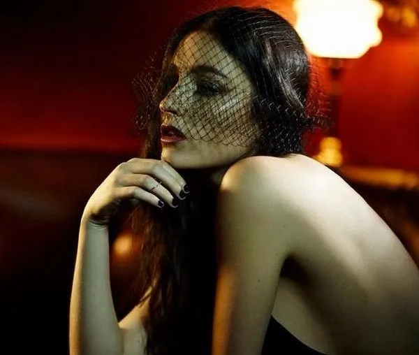 Banks w "Harper's BAZAAR"