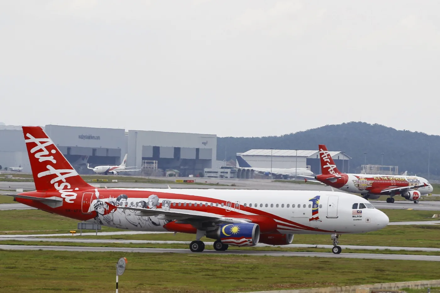 Kłopoty kolejnego samolotu linii AirAsia. Maszyna musiała zawrócić