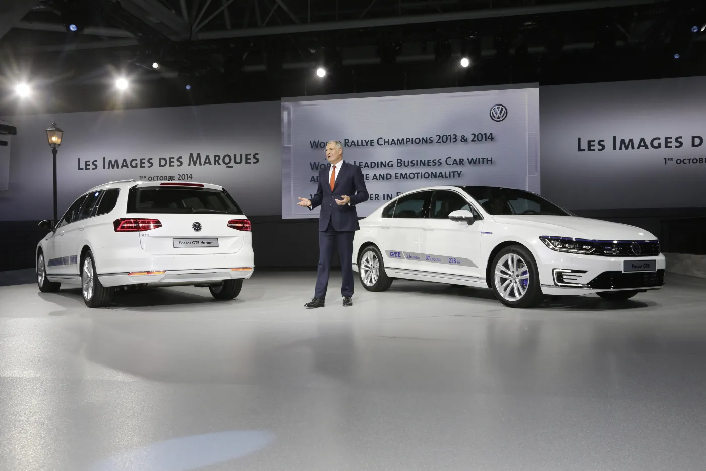 6891263-volkswagen-passat-gte.jpg