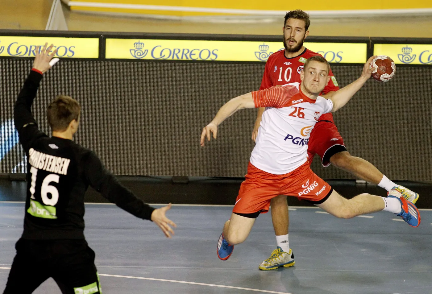 Polscy piłkarze ręczni rozgromili Węgrów na turnieju w Oviedo