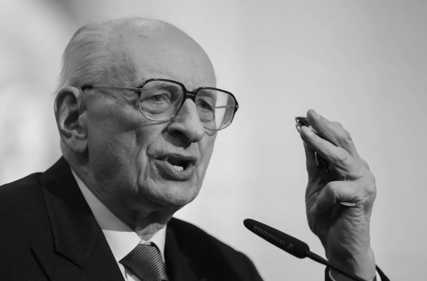 Pogrzeb prof. Władysława Bartoszewskiego 4 maja na Powązkach