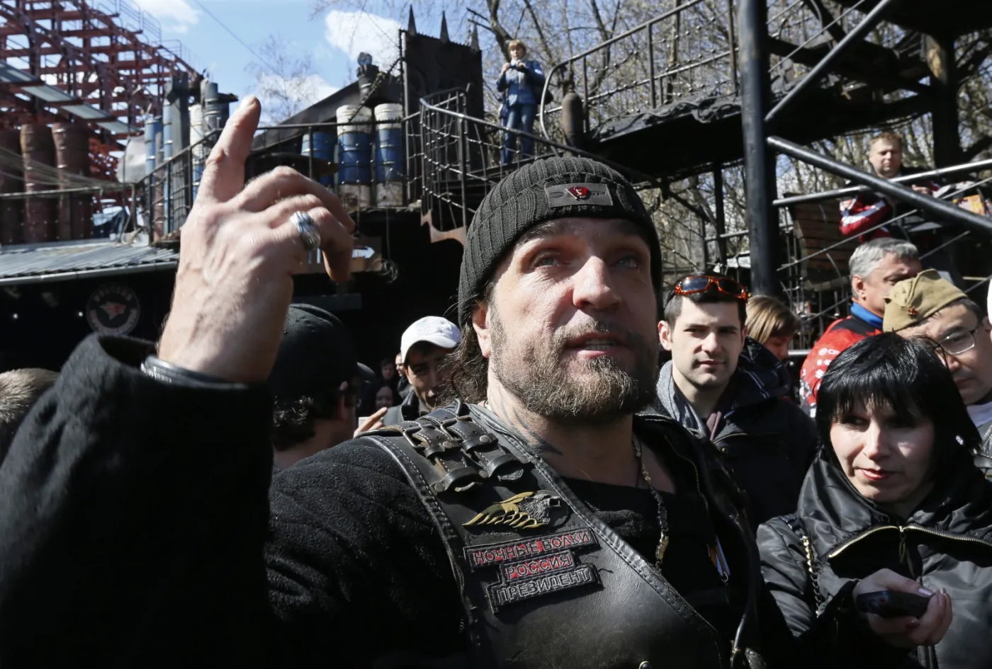 Lider "Nocnych Wilków": Tani cyrk z prowincjonalnego teatru