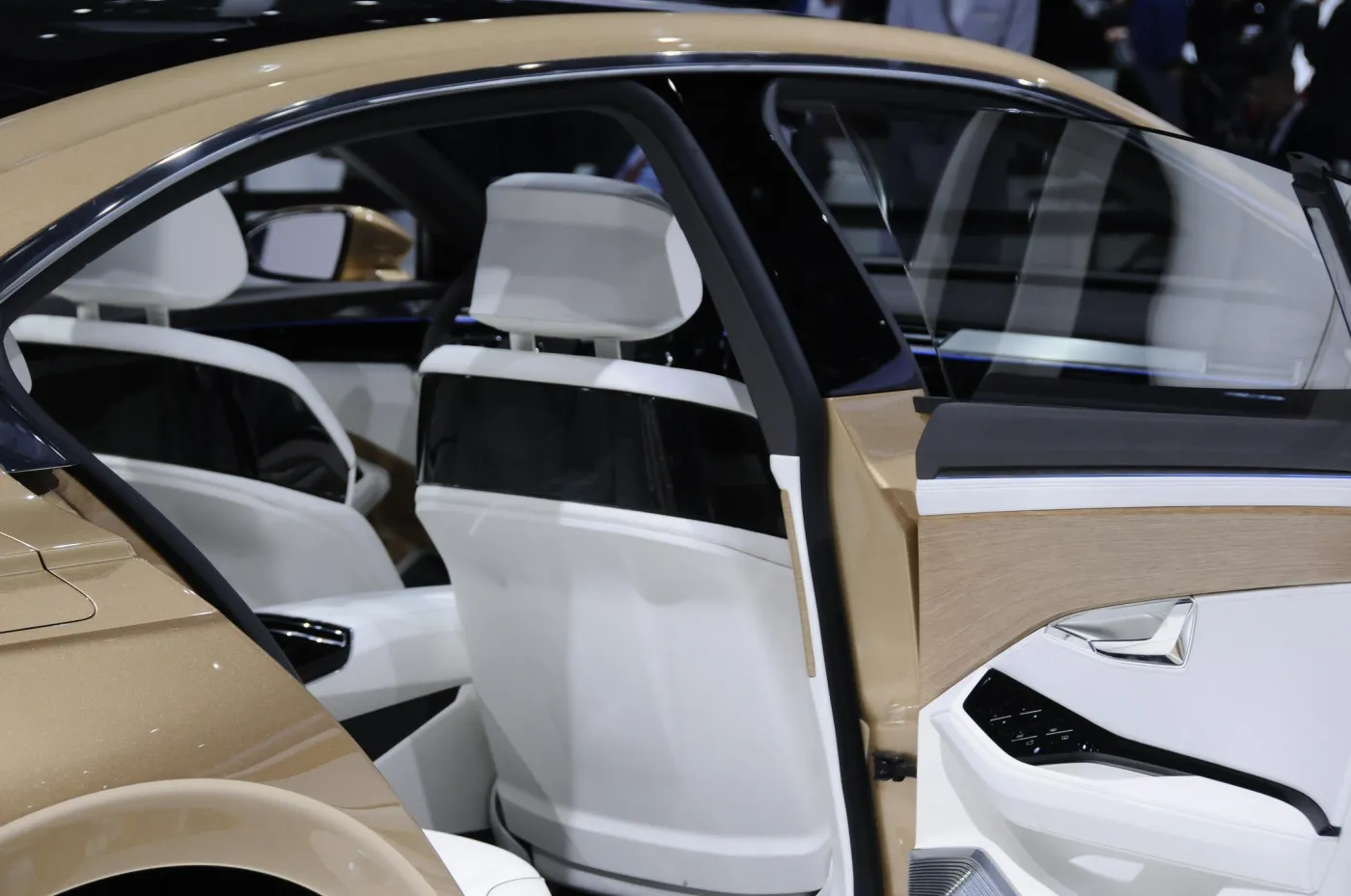 Nowa limuzyna na setkę spala 2 litry! Oto nowy Volkswagen C Coupe GTE. ZDJĘCIA