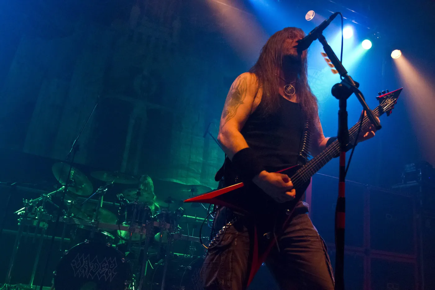 Vader zagra na Dolnym Śląsku. Biskup Dec ogłasza modlitewne czuwanie