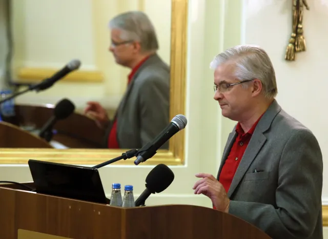 Cimoszewicz: Szydło jak Kopacz, niekompetentna i nieprzygotowana