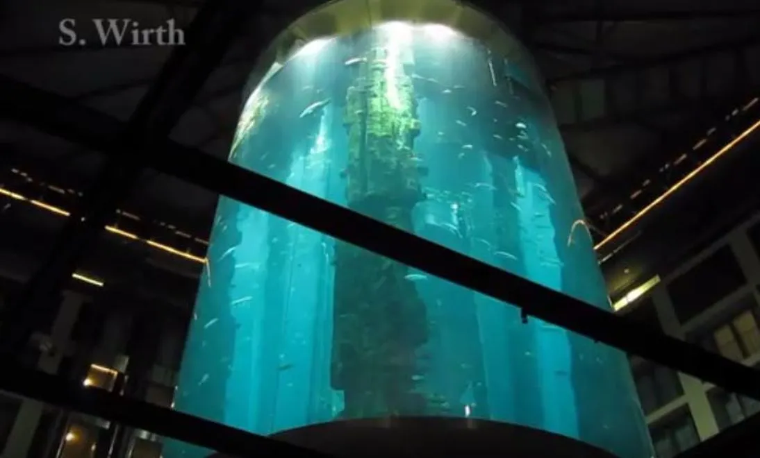 8371591-sealife-aquadom-berlin.jpg