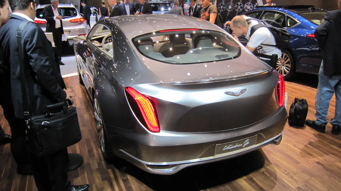 8263233-hyundai-vision-g-coupe.jpg