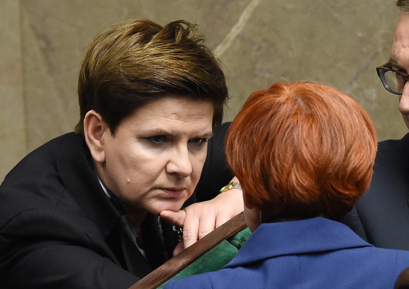 Ekspert ds wizerunku o expose: To pierwszy premier, który ma za plecami kogoś innego