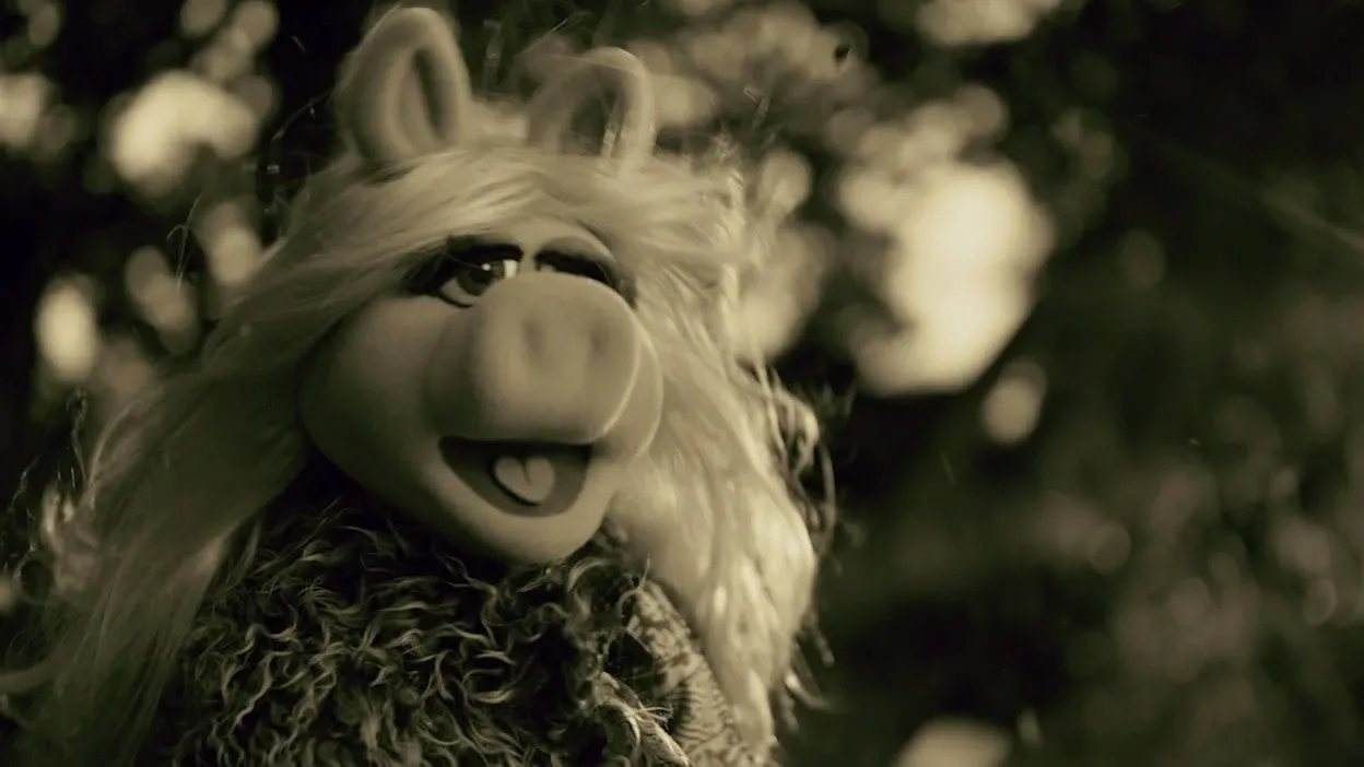 Adele na celowniku Miss Piggy. Ona też parodiuje "Hello"! [WIDEO]