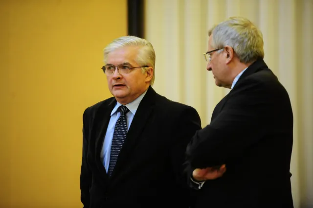 Cimoszewicz: Prezydent Duda jest marionetką realizującą cudzy scenariusz