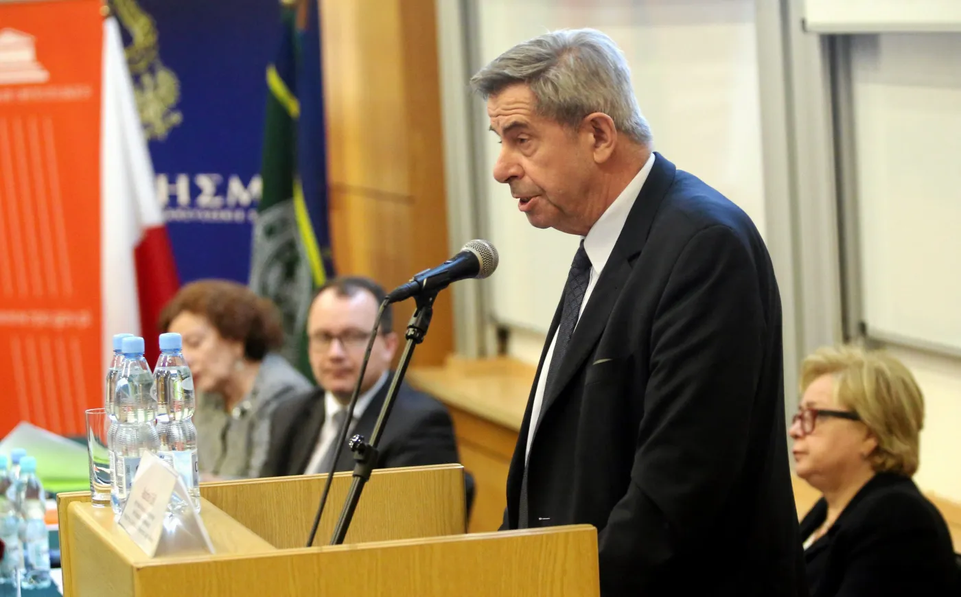 Prof. Zoll grzmi: To przypomina lata 40 i przejmowanie władzy przez komunistów!