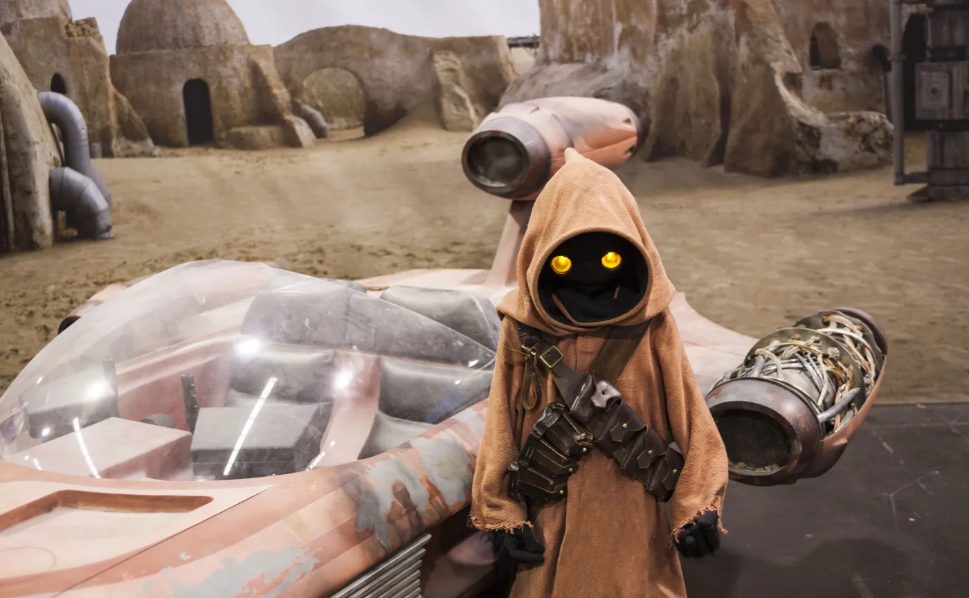8558535-jawa-z-planety-tatooine.jpg