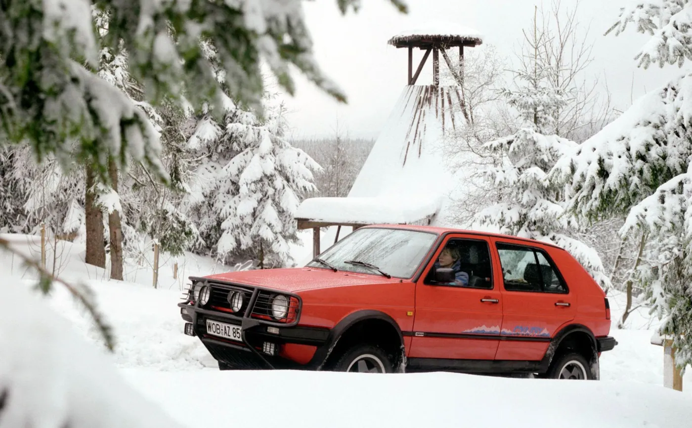 8570392-volkswagen-golf-country.jpg