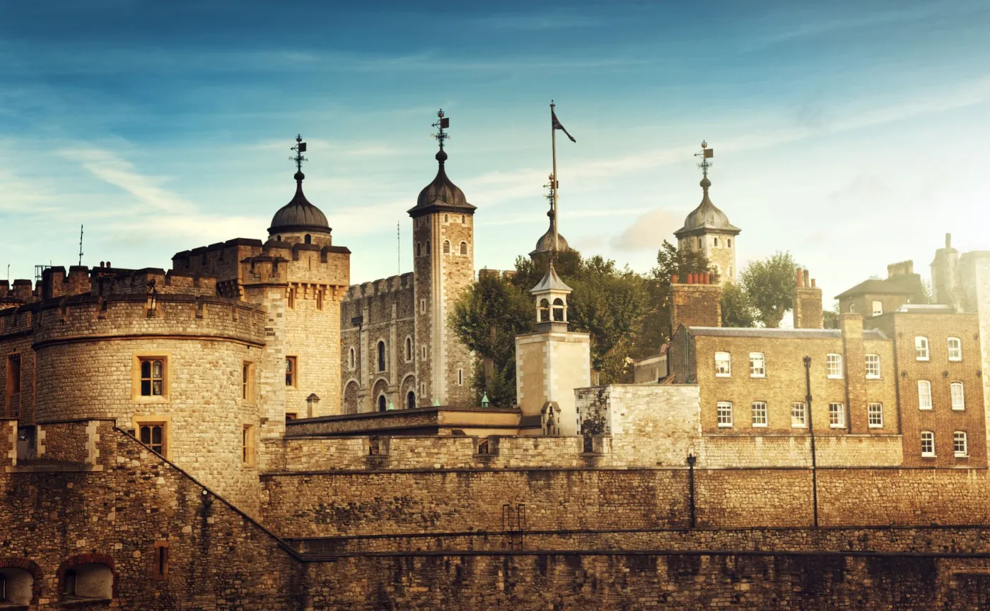 8631830-twierdza-tower-londyn.jpg