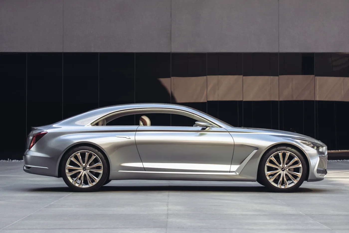 8263548-hyundai-vision-g-coupe.jpg