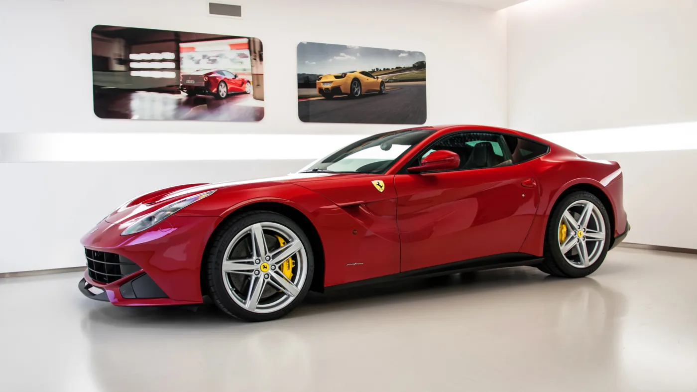 8323995-ferrari-f12-berlinetta.jpg