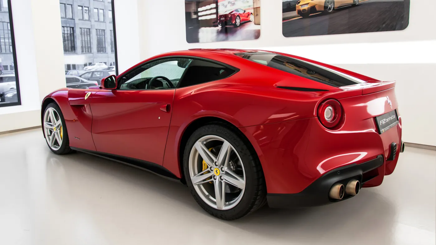 8324027-ferrari-f12-berlinetta.jpg