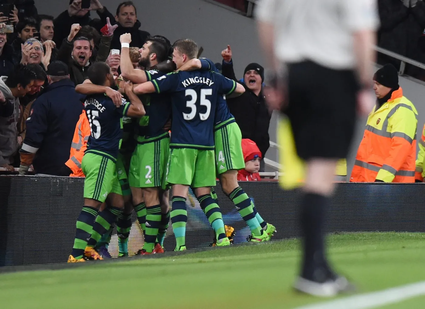 Liga angielska: Zwycięstwa drużyn Boruca i Fabiańskiego. WIDEO