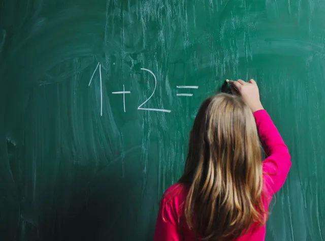 Uratują gimnazja, ale skrócą podstawówkę. Pomysł PiS na szkoły