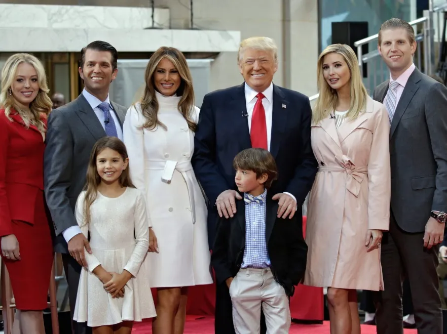 8967121-donald-trump-z-rodzina.jpg