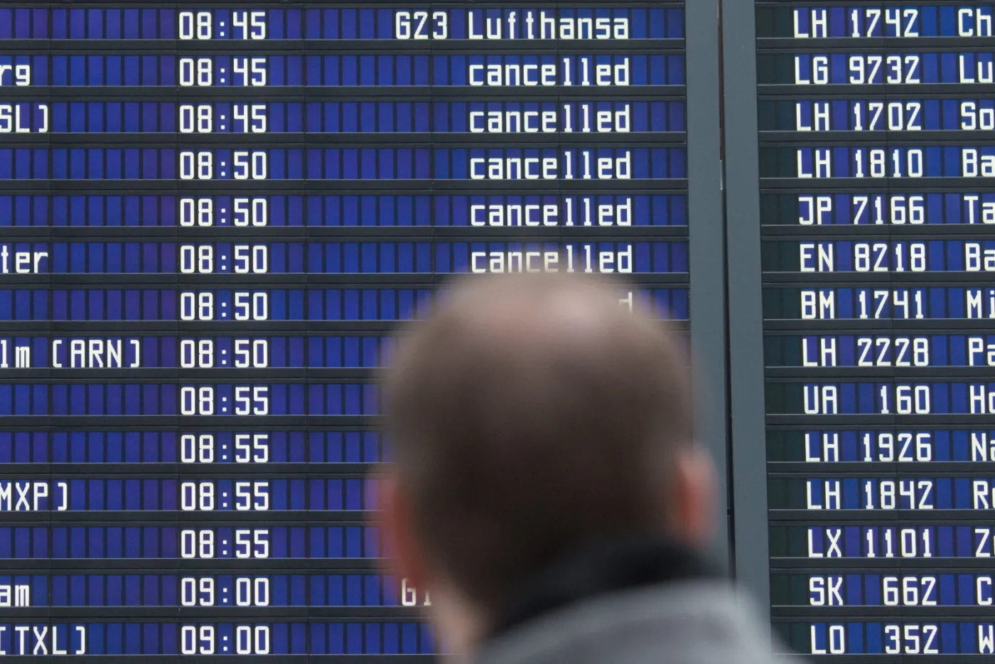 Niemcy: 1400 lotów odwołanych. Bilans strajku na lotniskach