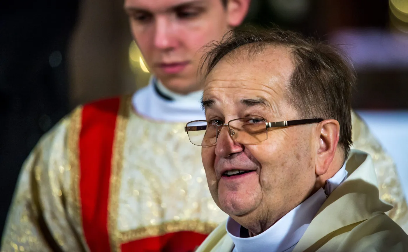 Dyrektor Radia Maryja o. Tadeusz Rydzyk podczas uroczystej mszy świętej z okazji 24. rocznicy powstania Radia Maryja