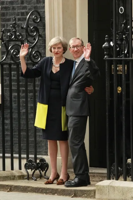9289374-theresa-may-philip-may.jpg