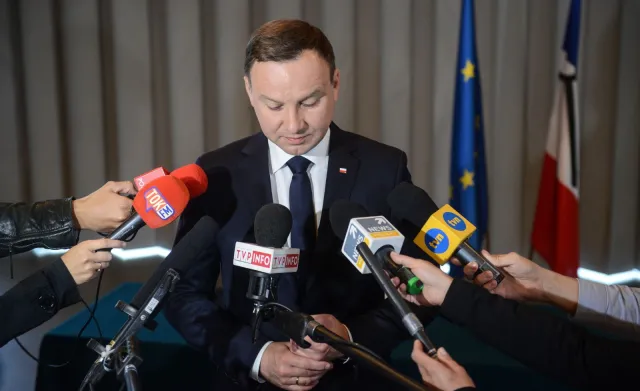 Wzruszony prezydent Duda mówi o Polkach, które zginęły w Nicei. "Sam mam 21-letnią córkę..."