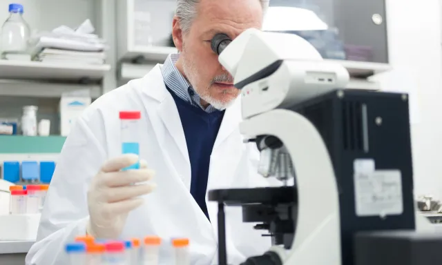 Prof. Krzysztof Łukaszuk: Naprotechnologia nie jest alternatywą dla metody in vitro [ROZMOWA DZIENNIK.PL]