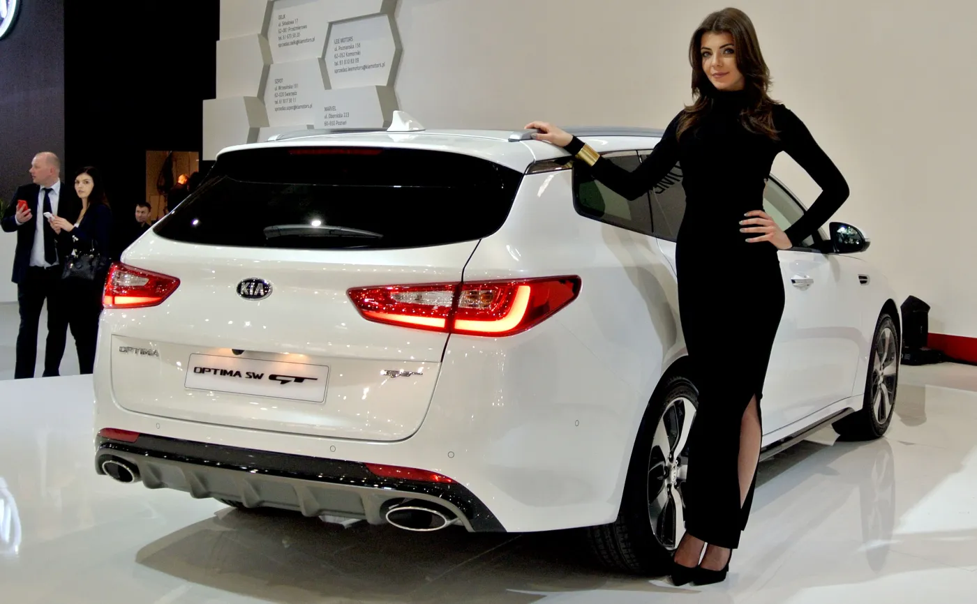 8902922-kia-optima-sportswagon.jpg