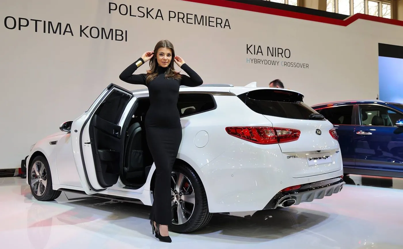 8903018-kia-optima-sportswagon.jpg