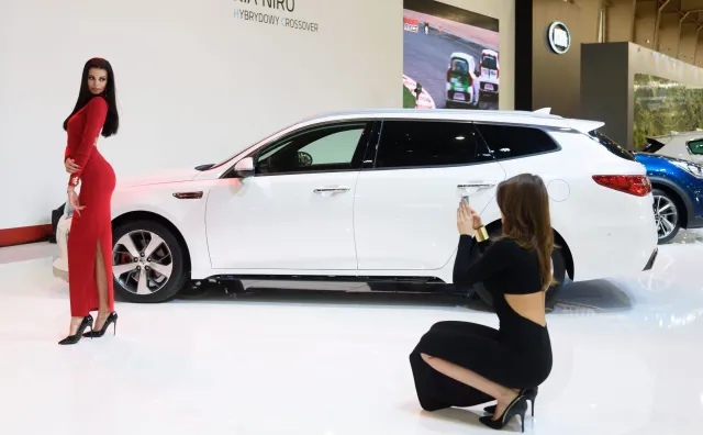 Kia zwerbowała legendarnego inżyniera BMW. Efekt? W Polsce nowa optima kombi bije rywali ceną i wyposażeniem [FOTO]