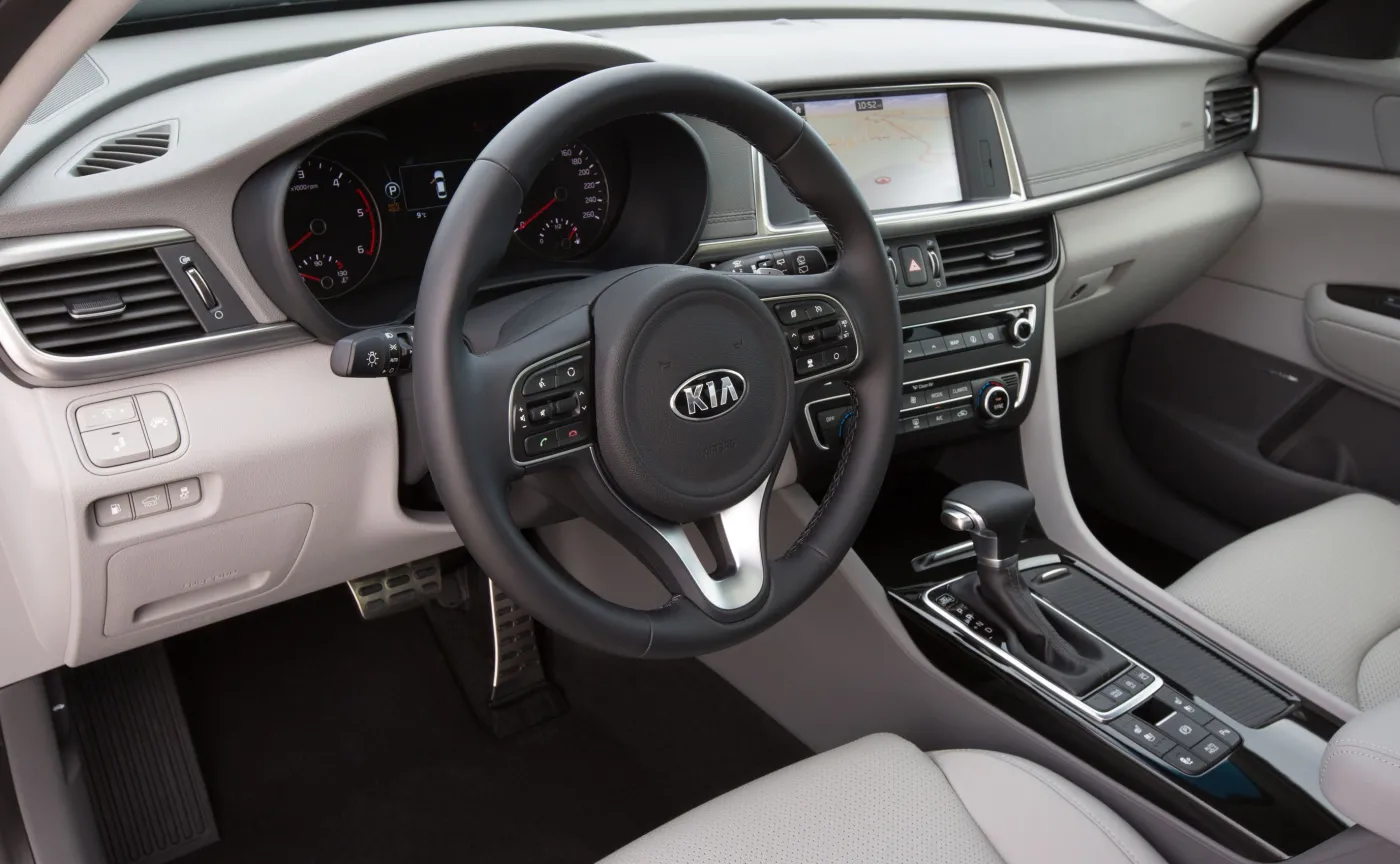 9372951-kia-optima-sportswagon.jpg